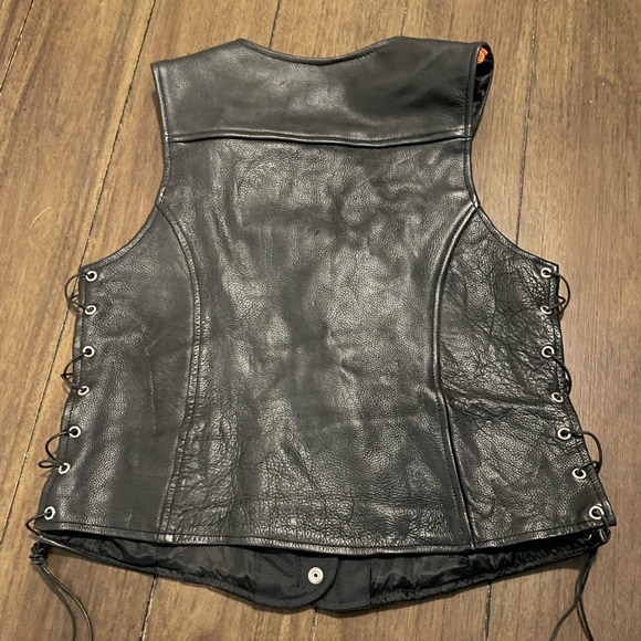 Vance Leathers Women’s 5 snap Leather Vest with lace up sides - Picture 6 of 6